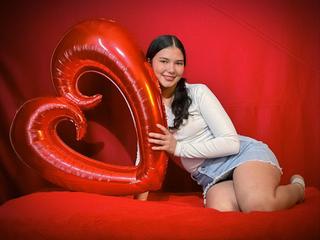 Image 2 of lizzsweets, female webcam model, 18 years old, on live webcam