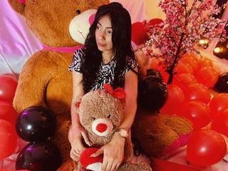 Image 4 of ashleesweett1, female webcam model, 20 years old, on live webcam