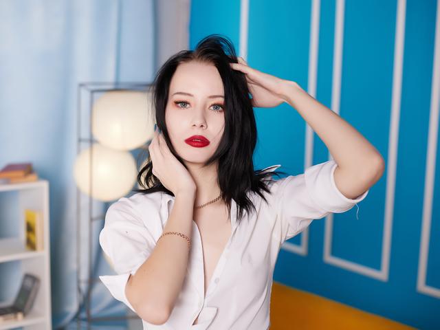 EliseOgden - Live sex cams model