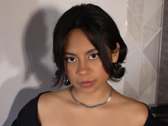 AbigailSmith - Live sex cams model