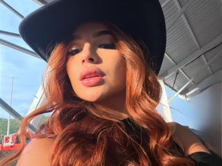 Image 4 of NicoleAdams_, female webcam model, 18 years old, on live webcam