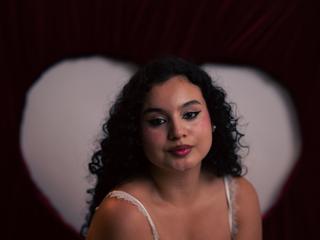 Image 3 of ShanonFox, female webcam model, 20 years old, on live webcam