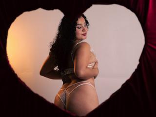 Image 4 of ShanonFox, female webcam model, 20 years old, on live webcam