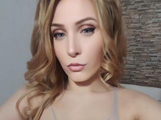 Image 1 of KorraLina, female webcam model, 35 years old, on live webcam