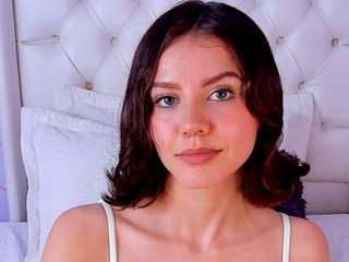 HoneyLia Gallery Image 3 HoneyLia Gallery Image 3