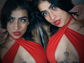 Sweettnaugthy live on cam