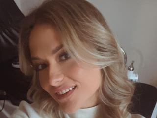 Image 3 of ZendayaMoore, female webcam model, 28 years old, on live webcam