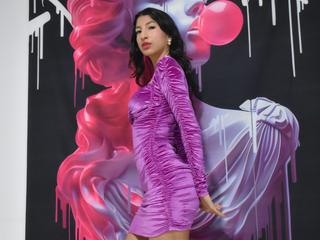 Image 4 of AlisonBates, female webcam model, 18 years old, on live webcam