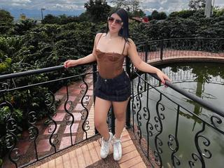 Adelle_Velvet Gallery Image 3 Adelle_Velvet Gallery Image 3