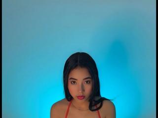 Image 1 of Liavelvet, female webcam model, 20 years old, on live webcam