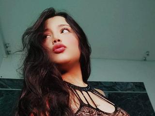 Image 2 of LeylaMoon, female webcam model, 20 years old, on live webcam