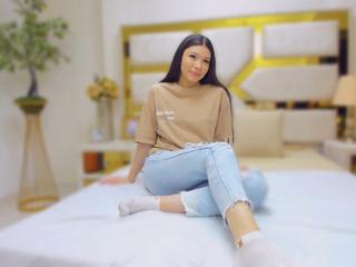 Image 1 of Violetta_Leroy, female webcam model, 18 years old, on live webcam