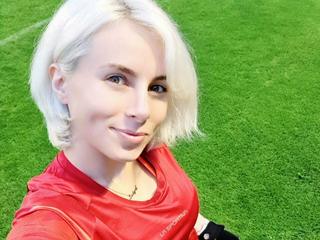 Image 3 of JennifferS, female webcam model, 26 years old, on live webcam