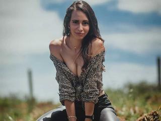 Image 4 of ShamblesHeaven, female webcam model, 22 years old, on live webcam