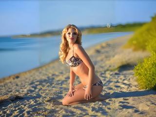 Image 1 of TastyXJam, female webcam model, 28 years old, on live webcam