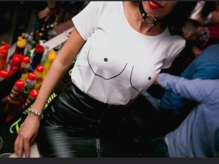 Fitgirlsquirt seksi chat