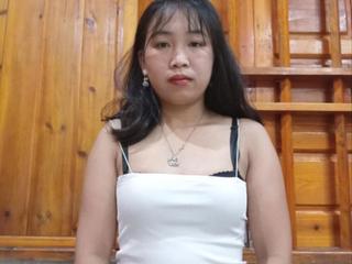 Image 1 of Lyly01, female webcam model, 24 years old, on live webcam