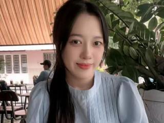 Image 2 of TumyBae, female webcam model, 24 years old, on live webcam