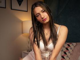 I am a cheerful person, you can have all kinds of conversations with me, I want to-create-a bond with you. my fantasies would be to have sex in a sacred place in a movie theater and with two men at the same time.