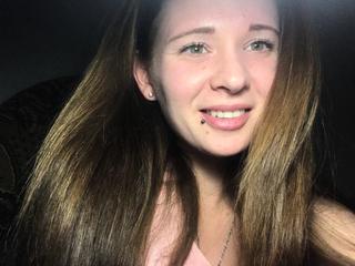 My Age Is 23 Yrs Old! I Am Named FoxKissGrl And I'm A Live Cam Cute Girl