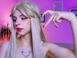 A Live Webcam Provocative Woman Is What I Am And I'm 19 Years Old, People Call Me LindiMeowww