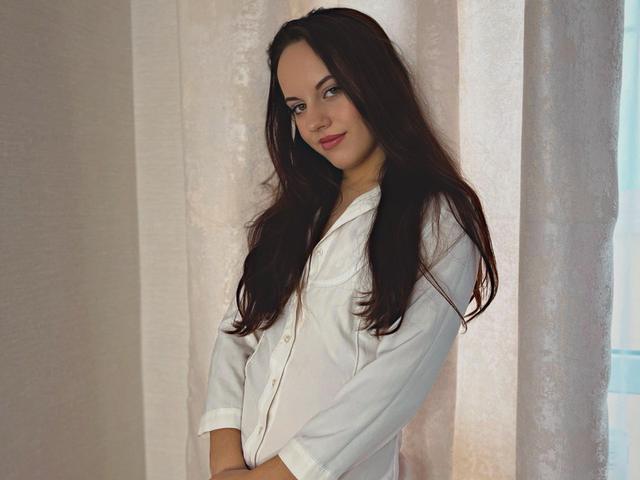 Sabrina_Lavv Live Chat on ImLive