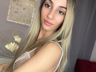 I Am Named SkylarRedstone! My Age Is 19 Yrs Old! A Webcam Irresistible Chick Is What I Am