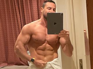 I'm 33 Years Old! I'm A Sex Chat Hunky Gentleman! I Am Named Apollo69unique