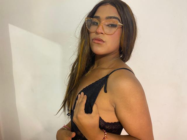 Watch  Zayohafuckdick live on cam at ImLive