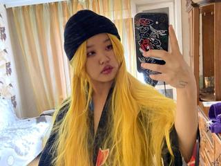 Hi everyone, I am Joya. I am 18 years old. I am half Korean and I was born there, I will tell you the other half of me when we get to know each other a little better