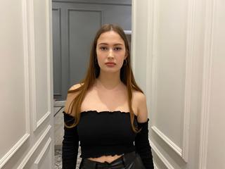 Image 1 of SofiiLy, female webcam model, 18 years old, on live webcam