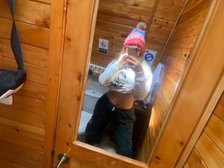 Image 1 of kylieee1, female webcam model, 24 years old, on live webcam