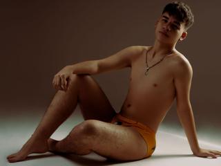 I'm A Camming Engaging Gentleman! My Age Is 21 Yrs Old, At ImLive People Call Me Noahrabbit452