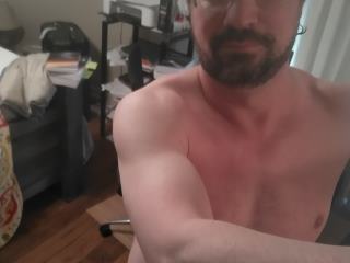 I'm 46 Years Old! I'm A Live Webcam Horny Male And My Model Name Is Austin995