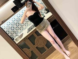 Image 1 of Helen01, female webcam model, 24 years old, on live webcam