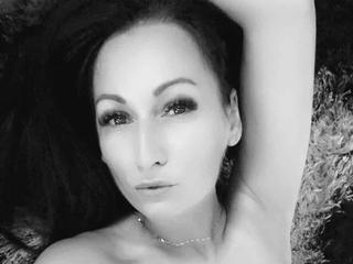 Image 1 of JazyBrowni, female webcam model, 45 years old, on live webcam