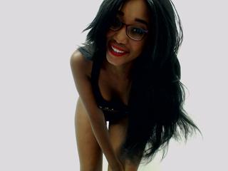 I'm A Camming Lovely Bimbo! I'm 21 Years Old! My ImLive Name Is CutiePiie